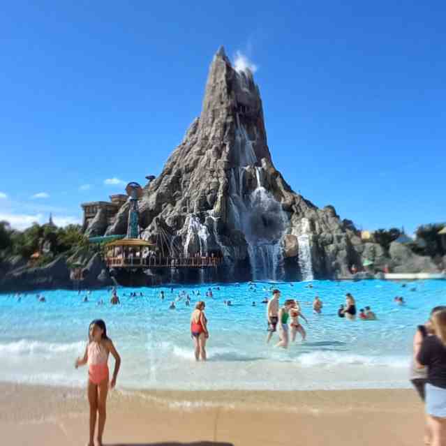 Parques Acuaticos en Orlando - Volcano Bay